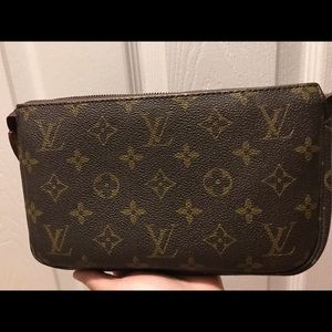 Louis Vuitton Monogram Pochette